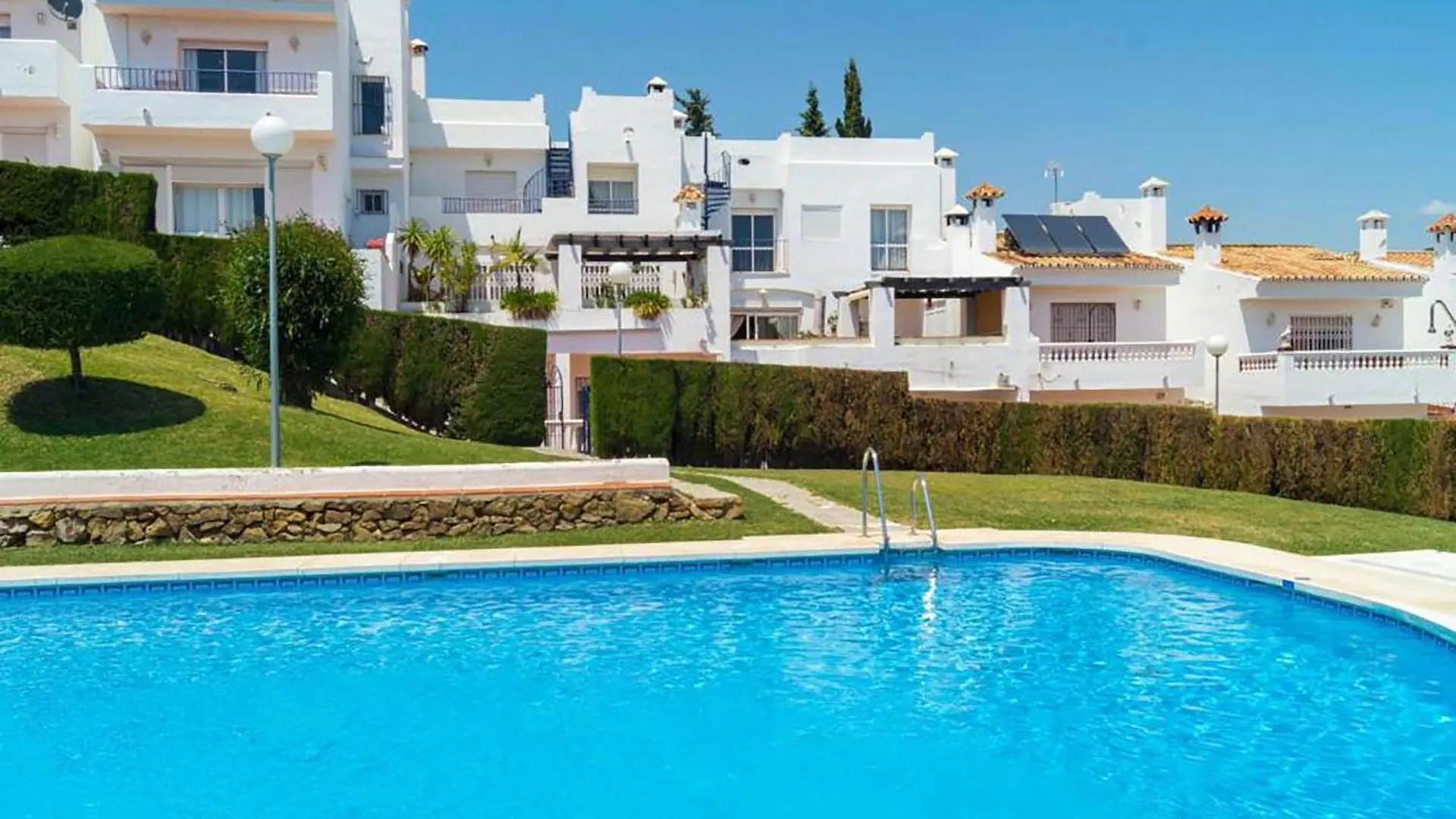 Estepona West Townhouse Cecilia contacts